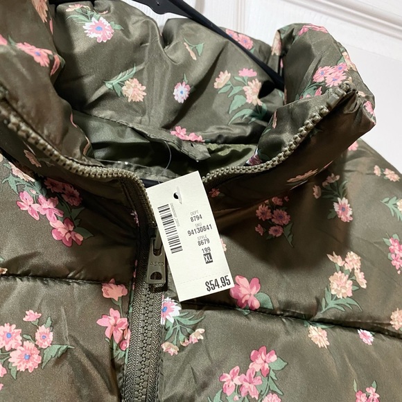 Remixed Down Green Floral Puffer Vest - NWT - Picture 3 of 4